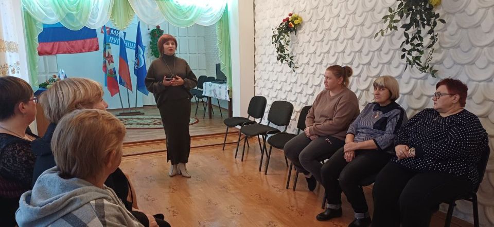 Торжественное вручение членских билетов партии «Единая Россия» в посёлке Дубовский Торжественное вручение членских билетов партии «Единая Россия» в посёлке Дубовский