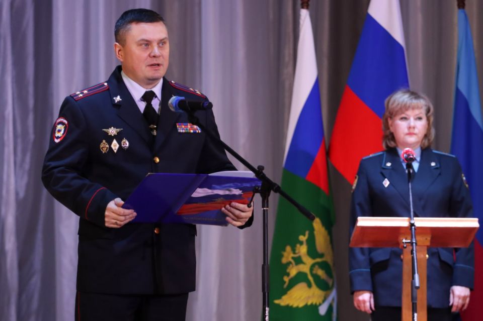 Свой профессиональный праздник торжественно отметили сотрудники Главного управления Федеральной службы судебных приставов по Луганской Народной Республике Свой профессиональный праздник торжественно отметили сотрудники Главного управления Федеральной службы судебных приставов по Луганской Народной Республике