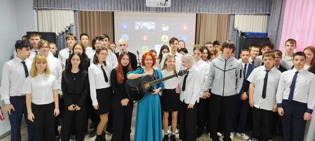 Оренбуржцы организовали онлайн-концерт для перевальчан