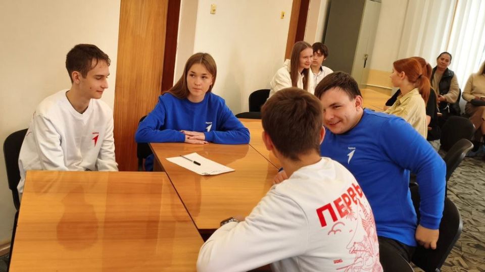 Антрацитовские единороссы провели викторину «Мы – едины» для детей участников СВО Антрацитовские единороссы провели викторину «Мы – едины» для детей участников СВО