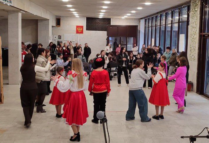 В ДК им. Ленина программа, посвященная Дню народного единства В ДК им. Ленина программа, посвященная Дню народного единства