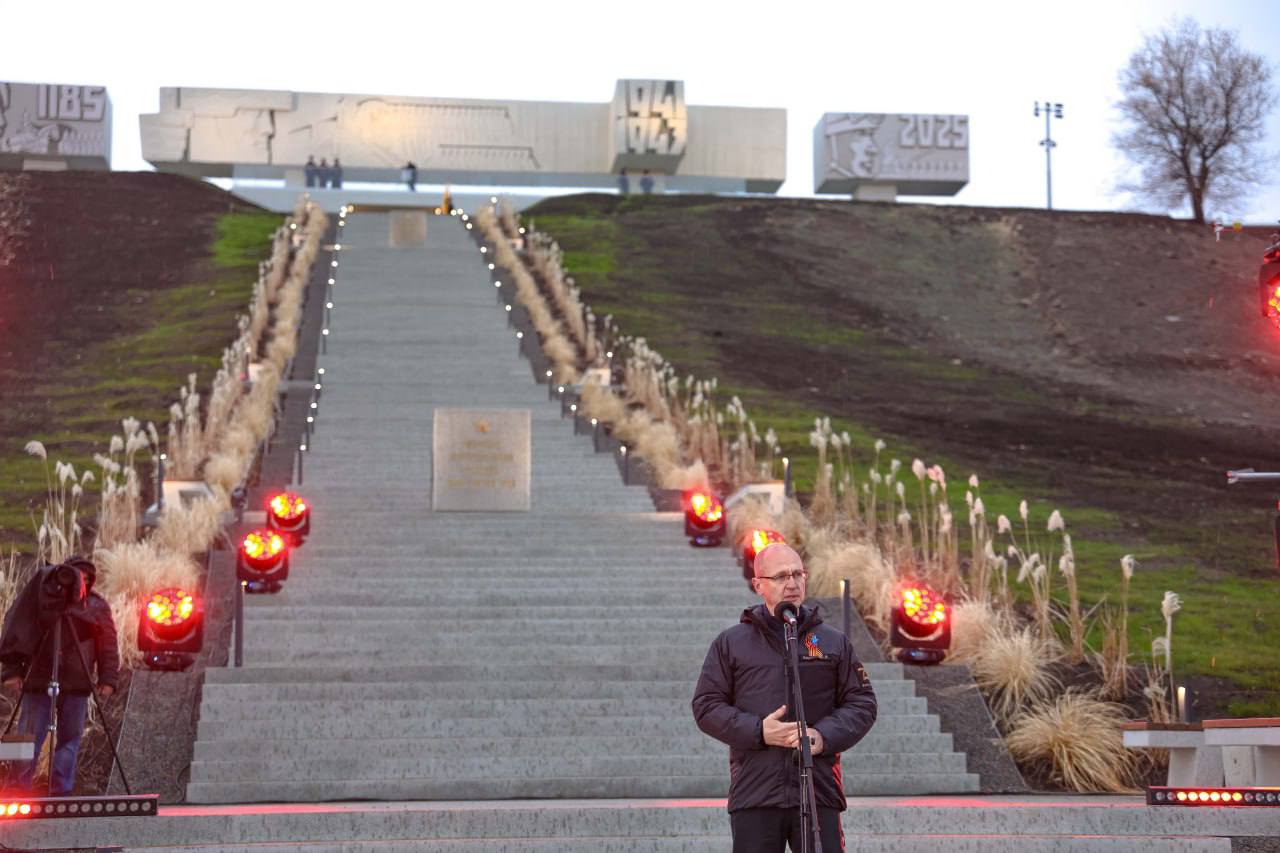 Мемориальный комплекс боевой славы на реке Миус, расположенный у Красного Луча, открылся после масштабной реконструкции Мемориальный комплекс боевой славы на реке Миус, расположенный у Красного Луча, открылся после масштабной реконструкции