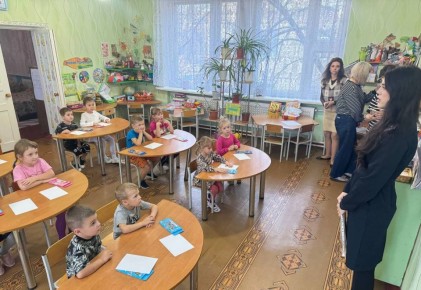 Сотрудники Госавтоинспекции ЛНР побывали в гостях у дошколят