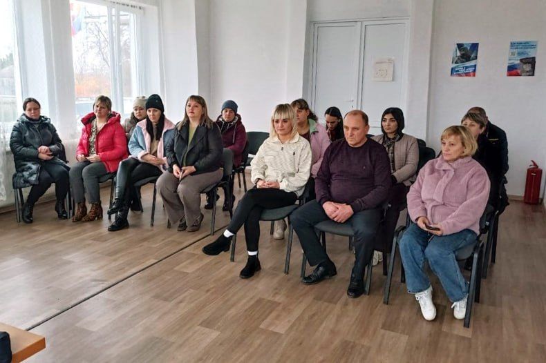 В Медвежанке провели плановую встречу по теме мошенничества В Медвежанке провели плановую встречу по теме мошенничества