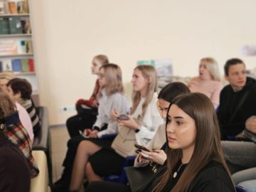 В рамках празднования Дня народного единства Молодежный совет Управления Росреестра совместно с сотрудниками филиала ППК «Роскадастр» по ЛНР принял участие в значимых мероприятиях, посвященных этому важному празднику