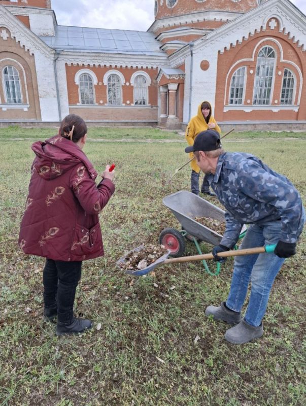 В Рыбянцево стало чище: осенний субботник объединил жителей! В Рыбянцево стало чище: осенний субботник объединил жителей!