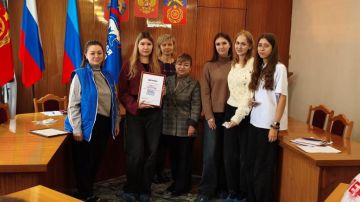 Антрацитовские единороссы провели викторину «Мы – едины» для детей участников СВО