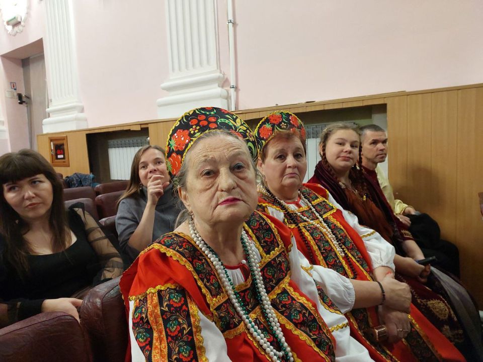 Заключительный концерт победителей ежегодного городского марафона творческих работ «Искусство единит и возвышает», приуроченный ко Дню народного единства Заключительный концерт победителей ежегодного городского марафона творческих работ «Искусство единит и возвышает», приуроченный ко Дню народного единства