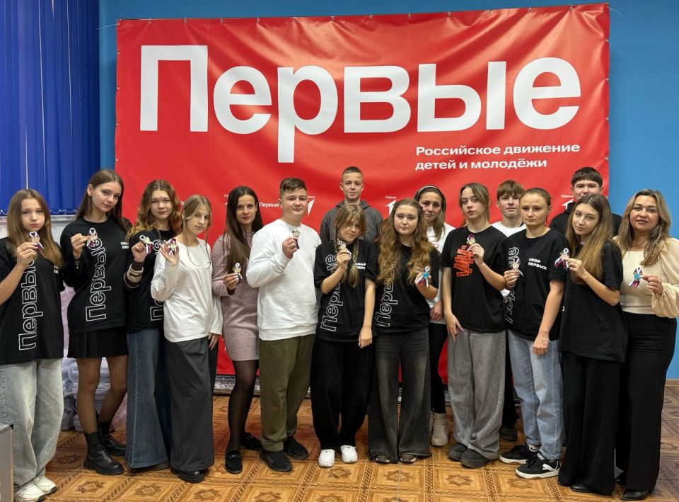 Молодежь Перевальского округа приняла участие в мастер-классе ко Дню народного единства Молодежь Перевальского округа приняла участие в мастер-классе ко Дню народного единства