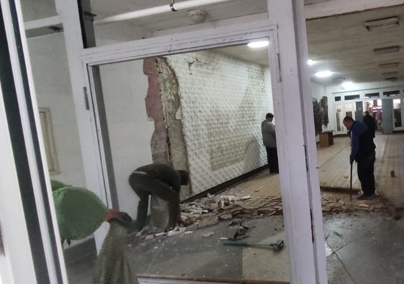 В Марковском ДК закончили демонтаж полов В Марковском ДК закончили демонтаж полов