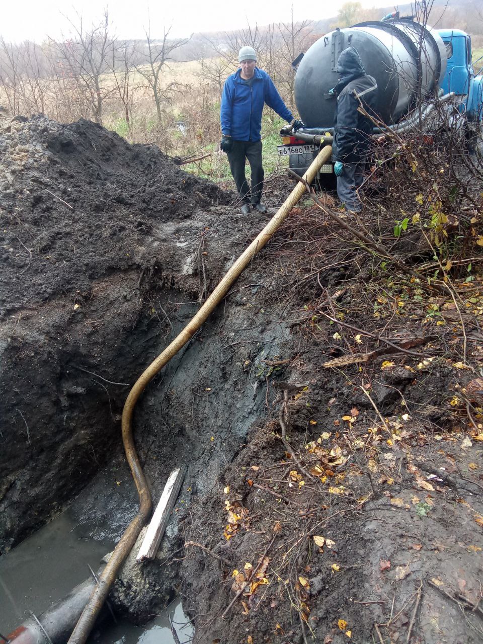 Аварийные бригады устранили порыв напорного коллектора на улице Толбухина Аварийные бригады устранили порыв напорного коллектора на улице Толбухина