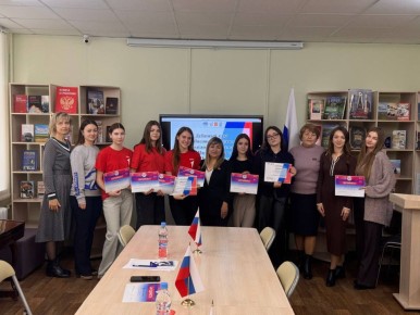 В Антрацитовском муниципальном округе прошел интересный и познавательный дебатный турнир в рамках работы дебатного клуба «Мнение молодежи» по теме «Онлайн-курсы и практический опыт способны полностью заменить университет»