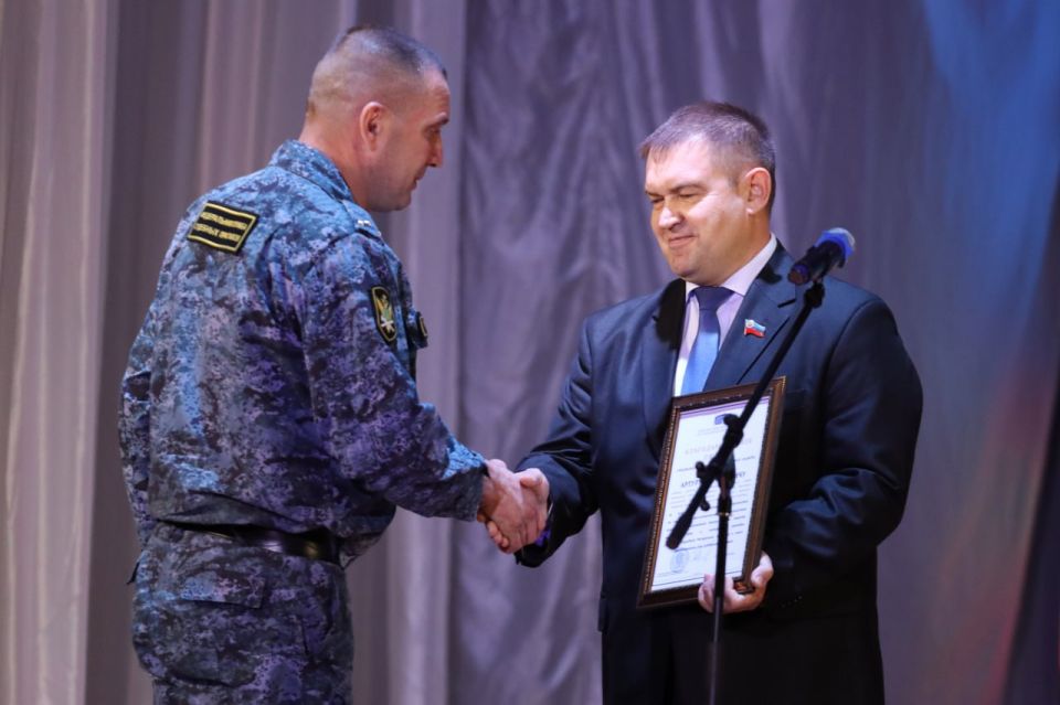 Свой профессиональный праздник торжественно отметили сотрудники Главного управления Федеральной службы судебных приставов по Луганской Народной Республике Свой профессиональный праздник торжественно отметили сотрудники Главного управления Федеральной службы судебных приставов по Луганской Народной Республике