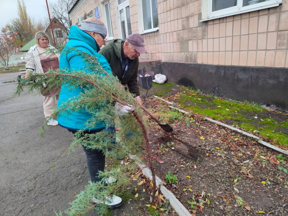 4 ноября в России отмечается День народного единства - праздник, символизирующий гражданскую сплоченность, историческую преемственность и единство многонационального народа 4 ноября в России отмечается День народного единства - праздник, символизирующий гражданскую сплоченность, историческую преемственность и единство многонационального народа