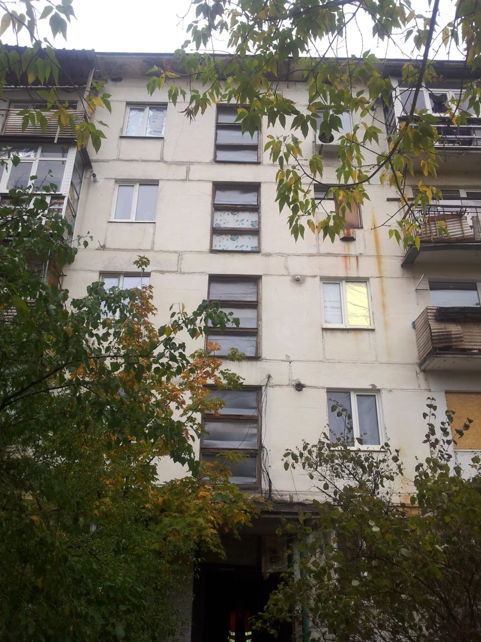 МУП «Муниципальный сервис г. Рубежное» провели ремонтновосстановительные работы в МКД