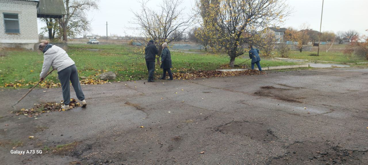 Сотрудники отдела по жизнеобеспечению пгт Северный, с. Давыдо-Никольское, с. Великий Суходол, жители населённых пунктов, входящих в зону ответственности ОПЖ, а также представители организаций и индивидуальные... Сотрудники отдела по жизнеобеспечению пгт Северный, с. Давыдо-Никольское, с. Великий Суходол, жители населённых пунктов, входящих в зону ответственности ОПЖ, а также представители организаций и индивидуальные...