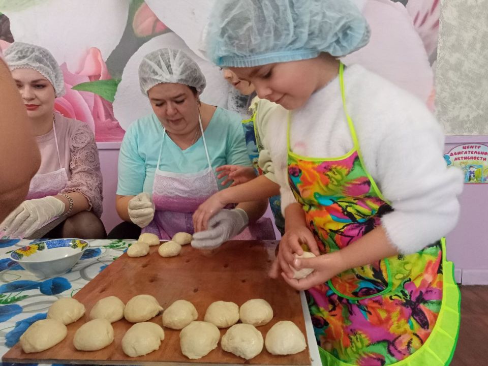 Доброе дело объединяет сердца: праздничная выпечка для защитников Отечества Доброе дело объединяет сердца: праздничная выпечка для защитников Отечества