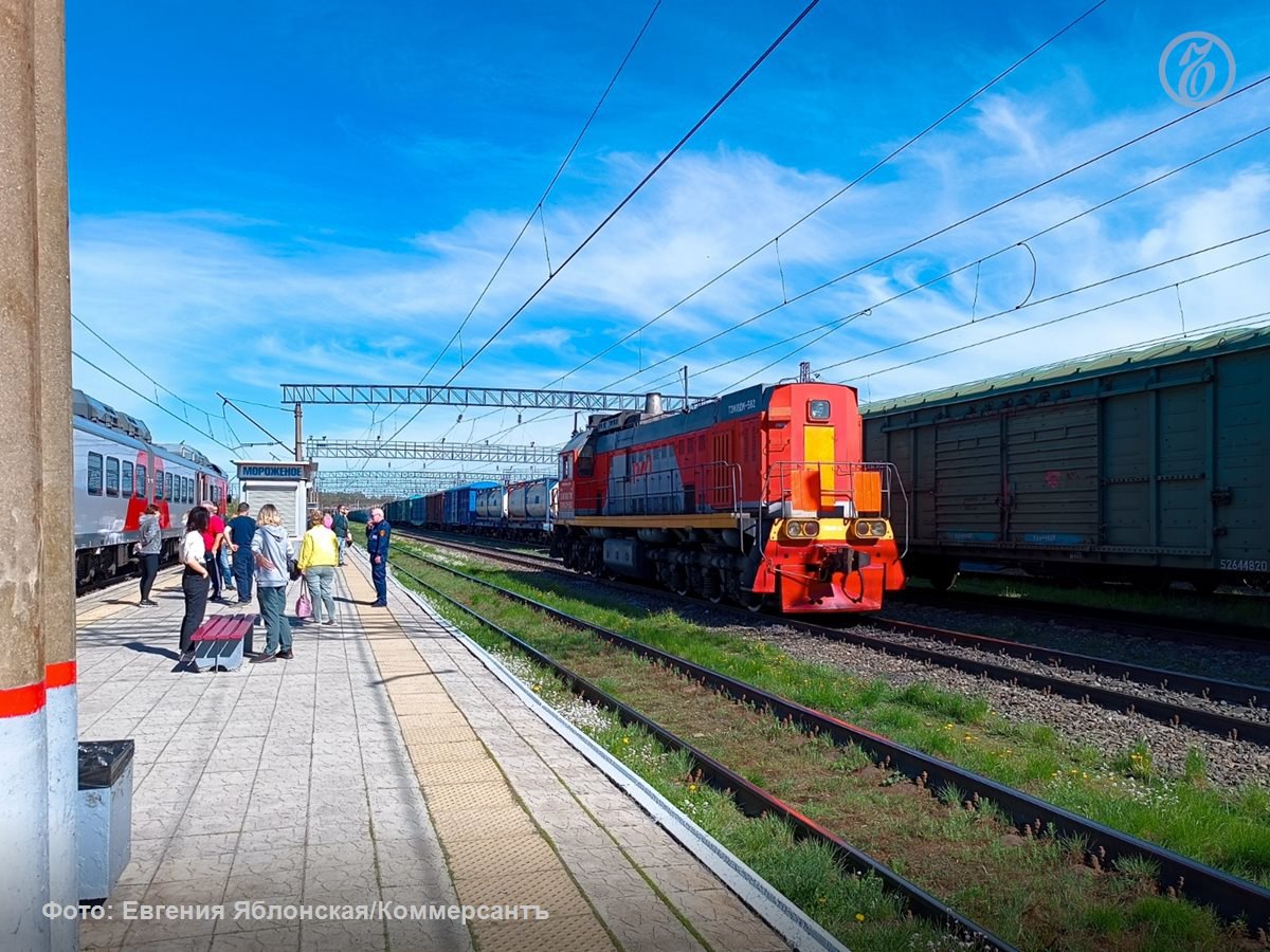 В октябре 2025 года с вокзалов и станций Свердловской железной дороги (СвЖД) отправились 2,9 млн пассажиров, что на 2,1% больше, чем в октябре прошлого года