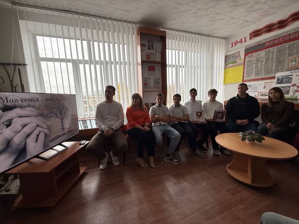 На базе ГБОУ ЛНР «Верхнепокровская ОШ» состоялась встреча с нашим земляком — участником СВО Рисухиным Олегом Владимировичем, служащим в 6-й отдельной гвардейской мотострелковой Лисичанской казачьей бригаде имени М. И. Платова На базе ГБОУ ЛНР «Верхнепокровская ОШ» состоялась встреча с нашим земляком — участником СВО Рисухиным Олегом Владимировичем, служащим в 6-й отдельной гвардейской мотострелковой Лисичанской казачьей бригаде имени М. И. Платова