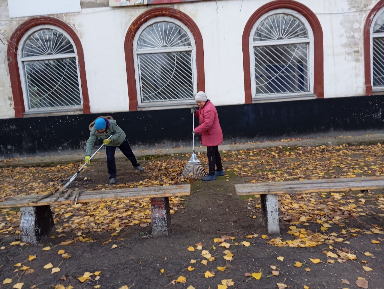 Сотрудники отдела по жизнеобеспечению пгт Северный, с. Давыдо-Никольское, с. Великий Суходол, жители населённых пунктов, входящих в зону ответственности ОПЖ, а также представители организаций и индивидуальные... Сотрудники отдела по жизнеобеспечению пгт Северный, с. Давыдо-Никольское, с. Великий Суходол, жители населённых пунктов, входящих в зону ответственности ОПЖ, а также представители организаций и индивидуальные...