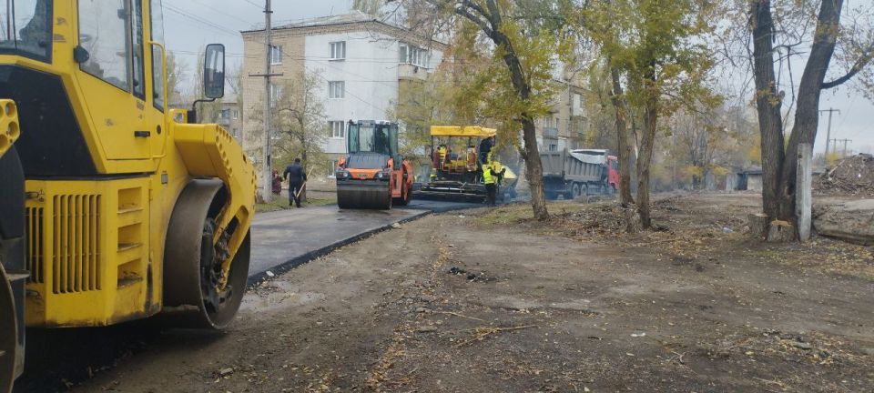 В Краснодоне продолжаются масштабные работы по ремонту автомобильных дорог местного значения, реализуемые в рамках постановления Правительства Луганской Народной Республики В Краснодоне продолжаются масштабные работы по ремонту автомобильных дорог местного значения, реализуемые в рамках постановления Правительства Луганской Народной Республики