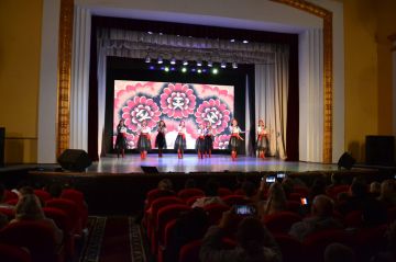 В Старобельском районном дворце культуры имени Т. Шевченко состоялся праздничный концерт, посвящённый Дню народного единства