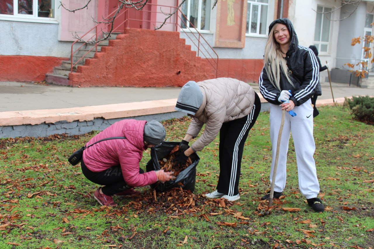 Масштабный субботник продолжается Масштабный субботник продолжается
