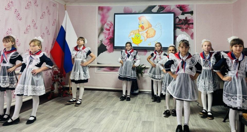 В Дьяковской детской музыкальной школе прошел праздничный концерт, посвященный Дню народного единства В Дьяковской детской музыкальной школе прошел праздничный концерт, посвященный Дню народного единства