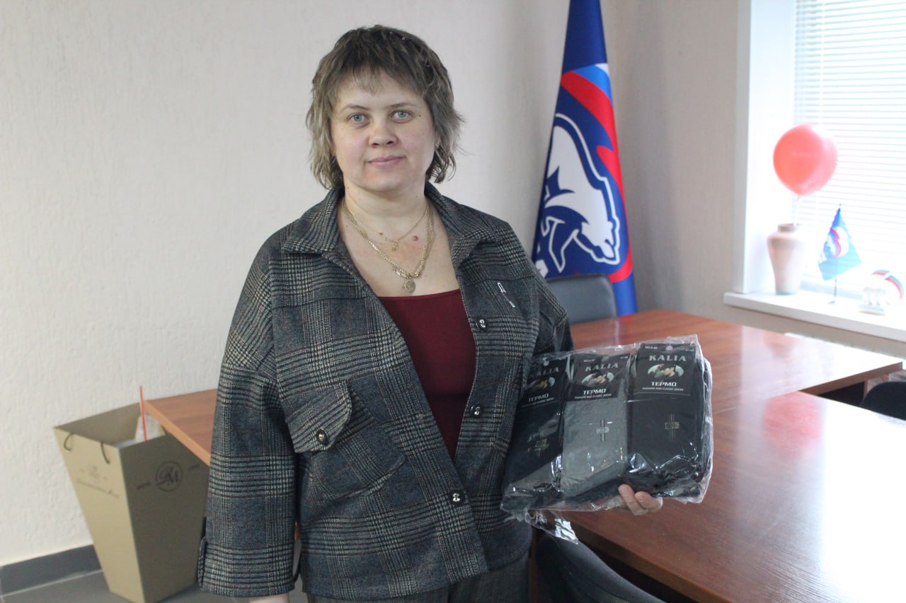 В рамках акции «Zа Победу» единороссы Славяносербщины передали в полевой госпиталь теплые носки, фрукты и сладости В рамках акции «Zа Победу» единороссы Славяносербщины передали в полевой госпиталь теплые носки, фрукты и сладости