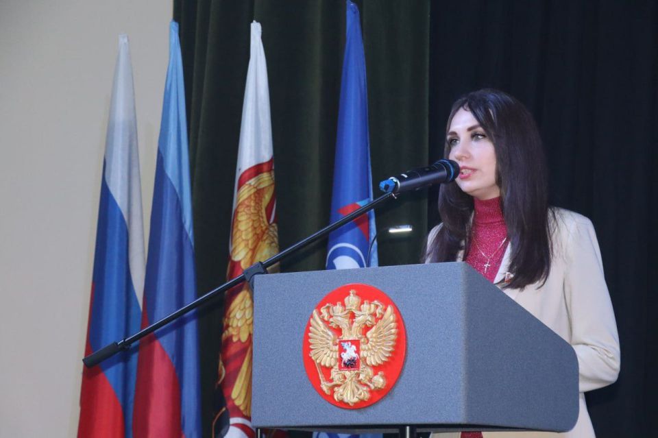 Торжественное мероприятие ко Дню народного единства состоялось в Северодонецке Торжественное мероприятие ко Дню народного единства состоялось в Северодонецке