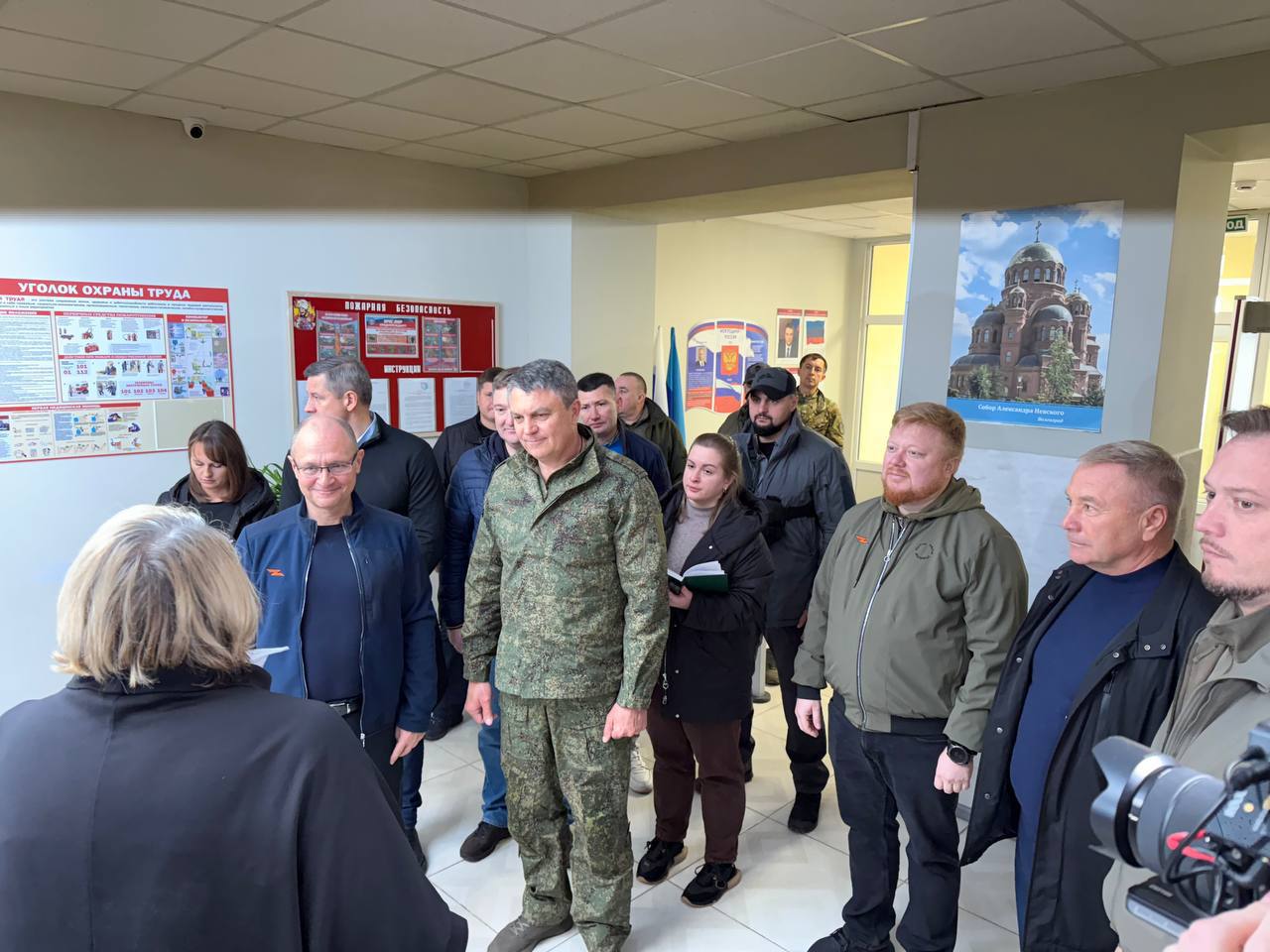 Иван Кусов: Вместе с первым заместителем руководителя Администрации Президента Сергеем Кириенко, первым замминистра просвещения РФ Александром Бугаевым, Главой ЛНР Леонидом Пасечником и председателем Правительства ЛНР Егором... Иван Кусов: Вместе с первым заместителем руководителя Администрации Президента Сергеем Кириенко, первым замминистра просвещения РФ Александром Бугаевым, Главой ЛНР Леонидом Пасечником и председателем Правительства ЛНР Егором...