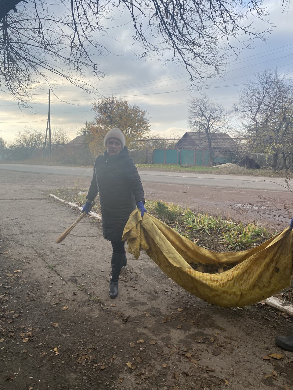 В преддверии Дня народного единства на территории Краснодонского муниципального округа с 31 октября по 1 ноября проходит масштабный субботник В преддверии Дня народного единства на территории Краснодонского муниципального округа с 31 октября по 1 ноября проходит масштабный субботник