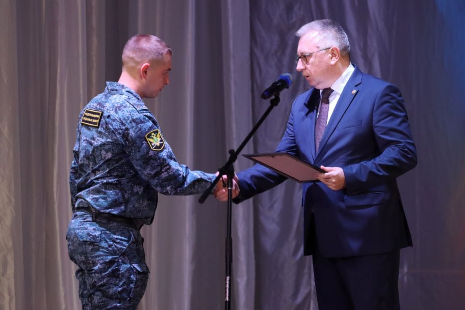 Свой профессиональный праздник торжественно отметили сотрудники Главного управления Федеральной службы судебных приставов по Луганской Народной Республике Свой профессиональный праздник торжественно отметили сотрудники Главного управления Федеральной службы судебных приставов по Луганской Народной Республике