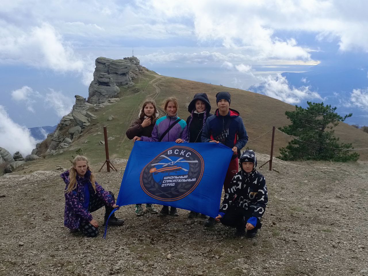 Владимир Чернев: В период осенних каникул воспитанники кружка "Спортивный туризм" ГБУДО ЛНР "Старобельский дом творчества детей и юношества" совершили пешеходный туристический поход по Крыму!