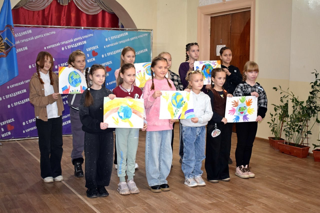 В преддверии Дня народного единства Кировск и Куйтун провели телемост В преддверии Дня народного единства Кировск и Куйтун провели телемост