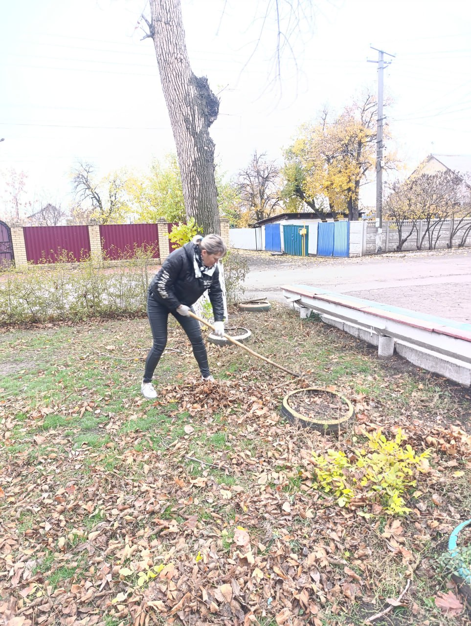 В преддверии Дня народного единства сотрудники отдела по жизнеобеспечению п. Поречье, пгт Изварино, пгт Урало-Кавказ и неравнодушные жители присоединились к общемуниципальному субботнику В преддверии Дня народного единства сотрудники отдела по жизнеобеспечению п. Поречье, пгт Изварино, пгт Урало-Кавказ и неравнодушные жители присоединились к общемуниципальному субботнику
