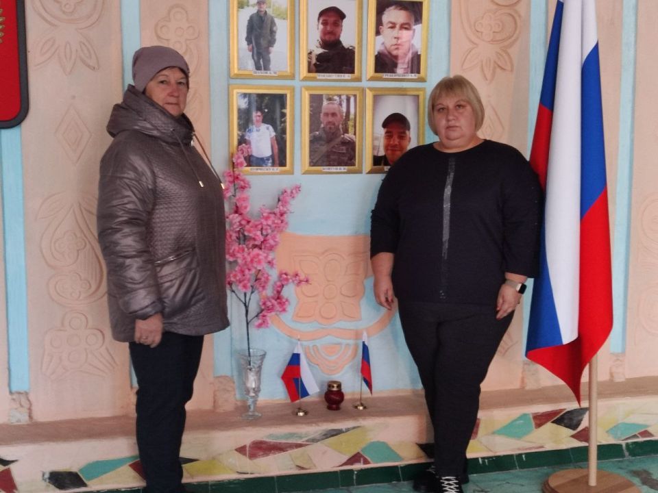 Сегодня в клубе пгт. Запорожье МБУ «Петровский ДК им. Г. И. Петровского» прошла тематическая программа «Мы едины», приуроченная к важному государственному празднику День Народного Единства Сегодня в клубе пгт. Запорожье МБУ «Петровский ДК им. Г. И. Петровского» прошла тематическая программа «Мы едины», приуроченная к важному государственному празднику День Народного Единства