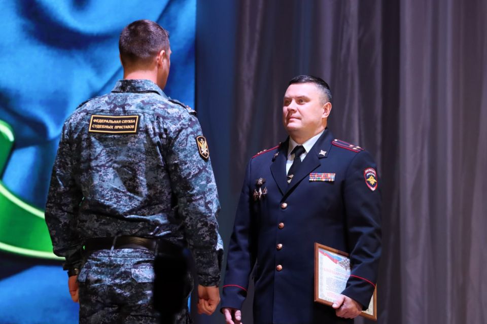 Свой профессиональный праздник торжественно отметили сотрудники Главного управления Федеральной службы судебных приставов по Луганской Народной Республике Свой профессиональный праздник торжественно отметили сотрудники Главного управления Федеральной службы судебных приставов по Луганской Народной Республике