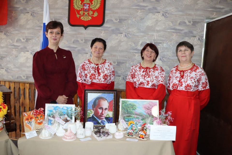 «Палитра единства»: в Лутугинской музыкальной школе прошёл районный фестиваль искусств «Палитра единства»: в Лутугинской музыкальной школе прошёл районный фестиваль искусств
