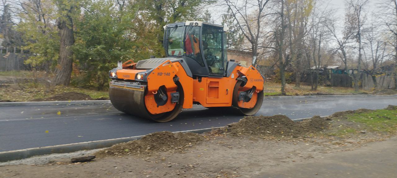 В Краснодоне продолжаются масштабные работы по ремонту автомобильных дорог местного значения, реализуемые в рамках постановления Правительства Луганской Народной Республики В Краснодоне продолжаются масштабные работы по ремонту автомобильных дорог местного значения, реализуемые в рамках постановления Правительства Луганской Народной Республики