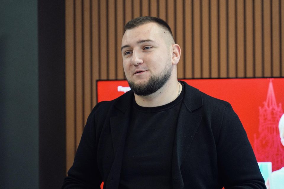 Михаил Голубович: В преддверии Дня Народного Единства принял участие в торжественной церемонии вручения паспортов Российской Федерации активистам Движения Первых Михаил Голубович: В преддверии Дня Народного Единства принял участие в торжественной церемонии вручения паспортов Российской Федерации активистам Движения Первых