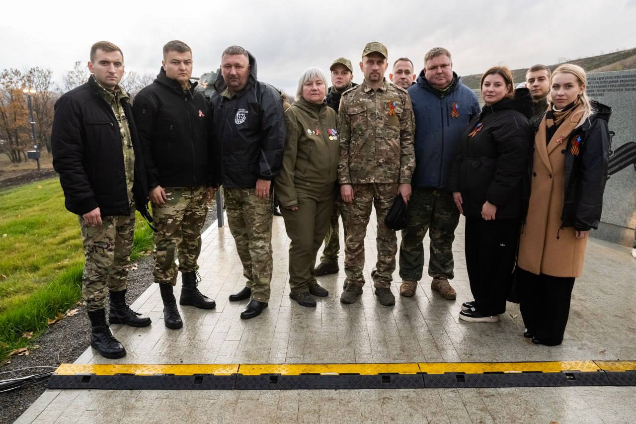 Светлана Гизай: Вместе с коллегами – депутатами и членами Луганского республиканского отделения Всероссийской общественной организации ветеранов «БОЕВОЕ БРАТСТВО» приняли участие в торжественном открытии реконструированного... Светлана Гизай: Вместе с коллегами – депутатами и членами Луганского республиканского отделения Всероссийской общественной организации ветеранов «БОЕВОЕ БРАТСТВО» приняли участие в торжественном открытии реконструированного...