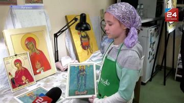 Новые рукописные иконы освятили в Луганском Свято-Александро-Невском храме