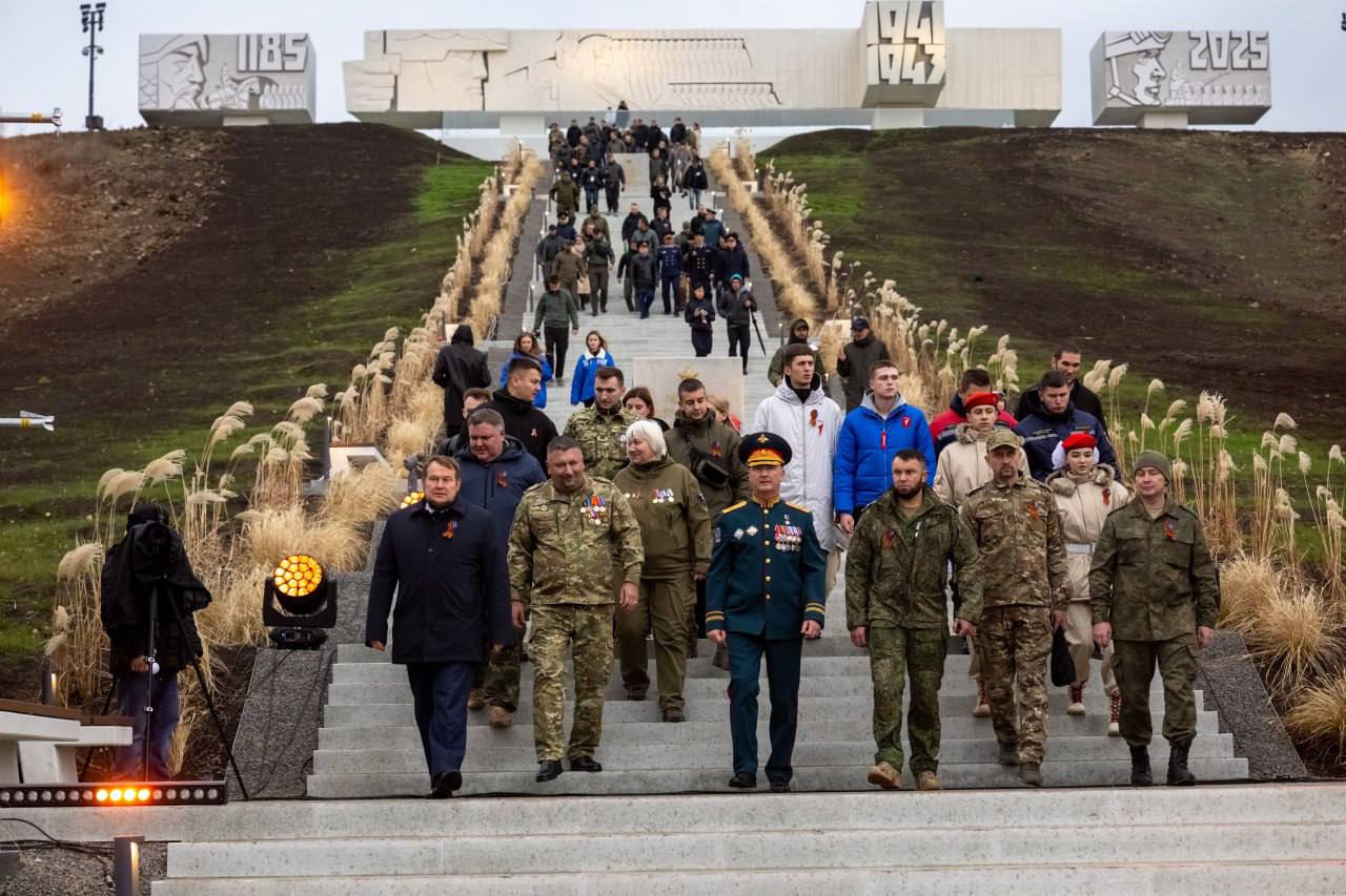 Светлана Гизай: Вместе с коллегами – депутатами и членами Луганского республиканского отделения Всероссийской общественной организации ветеранов «БОЕВОЕ БРАТСТВО» приняли участие в торжественном открытии реконструированного... Светлана Гизай: Вместе с коллегами – депутатами и членами Луганского республиканского отделения Всероссийской общественной организации ветеранов «БОЕВОЕ БРАТСТВО» приняли участие в торжественном открытии реконструированного...