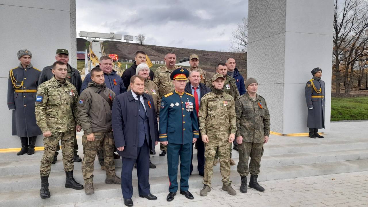 Светлана Гизай: Вместе с коллегами – депутатами и членами Луганского республиканского отделения Всероссийской общественной организации ветеранов «БОЕВОЕ БРАТСТВО» приняли участие в торжественном открытии реконструированного... Светлана Гизай: Вместе с коллегами – депутатами и членами Луганского республиканского отделения Всероссийской общественной организации ветеранов «БОЕВОЕ БРАТСТВО» приняли участие в торжественном открытии реконструированного...