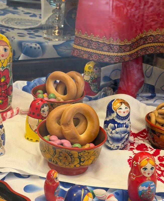 Луганск готовится ко Дню народного единства Луганск готовится ко Дню народного единства