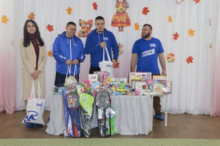 В Северодонецке молодогвардейцы навестили детишек в детском саду