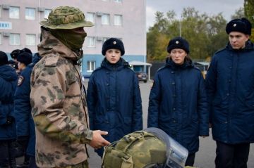 Росгвардейцы провели практические занятия для курсантов Луганского филиала Воронежского института МВД России