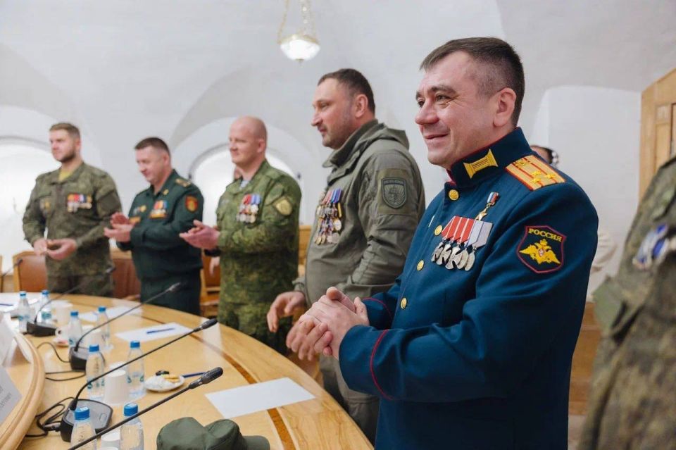 «Очень рад, что жизнь нас свела», — Леонид Слуцкий поздравил бригаду имени Святого Благоверного князя Александра Невского с трёхлетием «Очень рад, что жизнь нас свела», — Леонид Слуцкий поздравил бригаду имени Святого Благоверного князя Александра Невского с трёхлетием