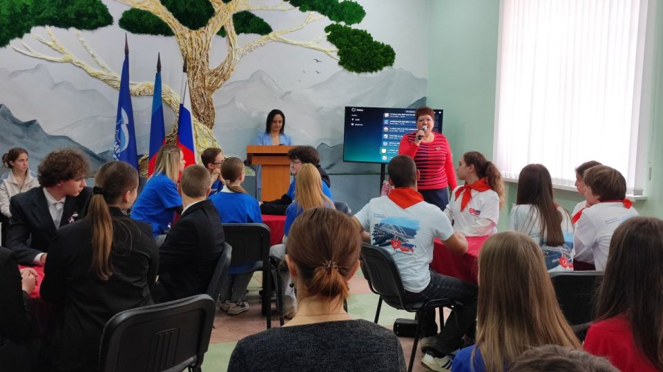 В преддверии Дня народного единства в Молодогвардейске и ближайших населённых пунктах прошли праздничные мероприятия, направленные на укрепление чувства единства и патриотизма среди жителей В преддверии Дня народного единства в Молодогвардейске и ближайших населённых пунктах прошли праздничные мероприятия, направленные на укрепление чувства единства и патриотизма среди жителей